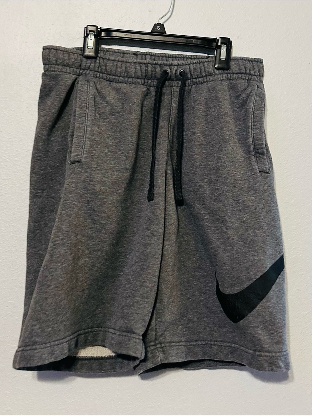 Nike Men’s SMALL Grey athletic sporty casual Shorts